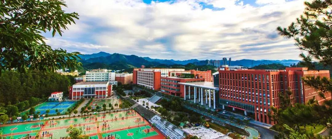 湖北汽车工业学院