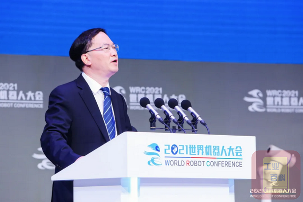 中国工程院院士王耀南